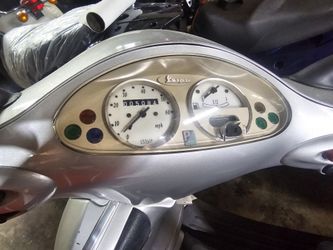 Vespa et2 $1(contact info removed)