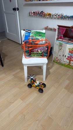 K’nex 70+ Model