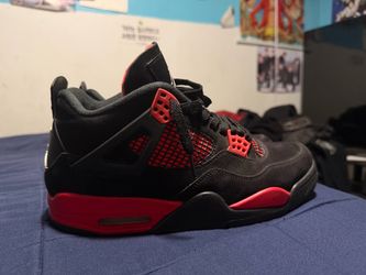 Red thunder 4’s Size 9