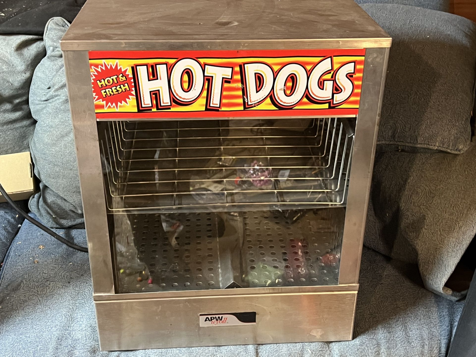 APW Wyott Mr. Frank Hotdog Steamer DS-1A - S7385 150 Capacity used they go for $649.00 this will be gone soon as some who knows what it is see’s it at