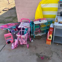 Girls Bedroom/ Doll House/kitchen 