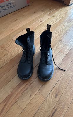 Doc Martens Size 8 Boots