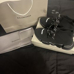 Balenciaga shoe with laces 