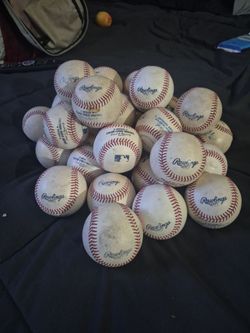 Rawlings Official MLB Baseballs – Lot of ~32