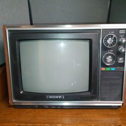 1975 Sony Trinitron KV-1340 UHF VHF 13” Color TV Wood Grain CCRT Not Working