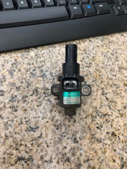 Honda 97- 01 EVAP PURGE VACUUM VALVE SOLENOID