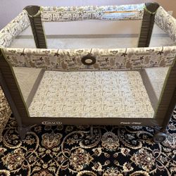 Graco Pack And Play With Bassinet 