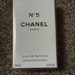 N5 chanel perfume 