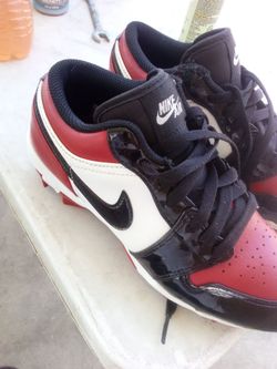 Baseball used jordans size 5.5 cash 30$ cash