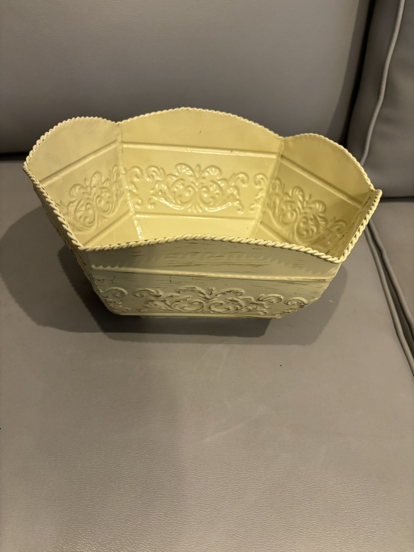 Decorative Metall Bowl With Design