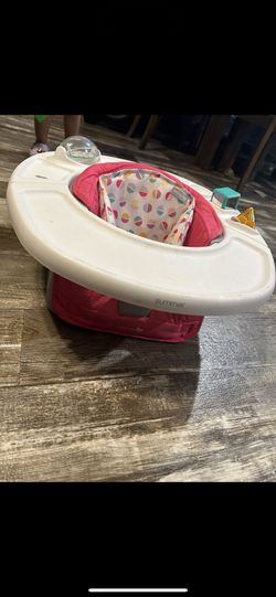 Baby Feeding/ playing saucer