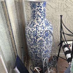 Blue & White Chinese vase HUGE 4FT