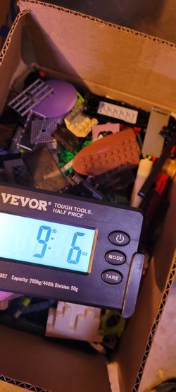 9 LB of various special Lego parts