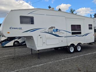 2004 keystone cougar 5th wheel with slide like new