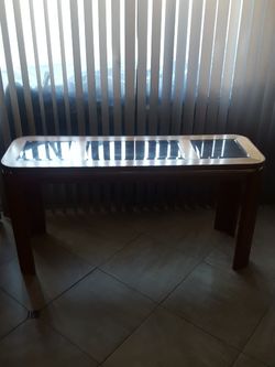 LIVING ROOM TABLE GOOD CONDITION.