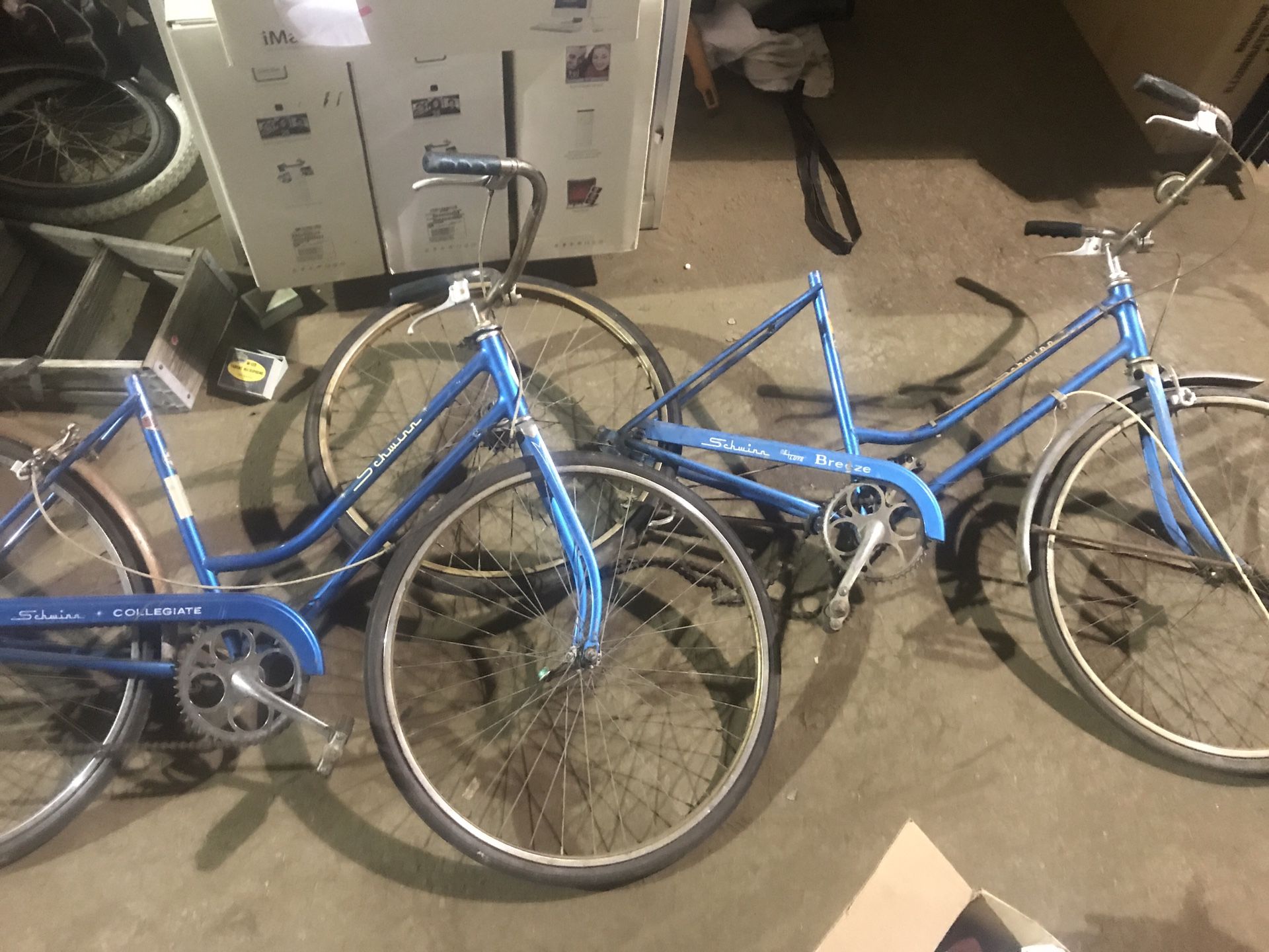 2 vintage schwinn bikes breeze collegiate