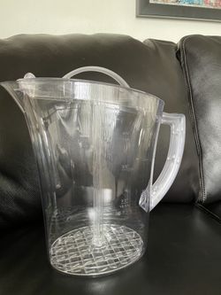 Pampered Chef Large 1 Gallon Pitcher With Plunger