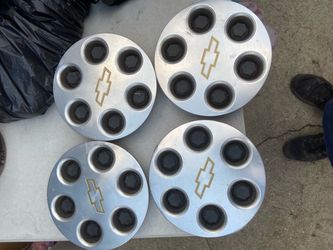 Chevy 00-05 center rim caps
