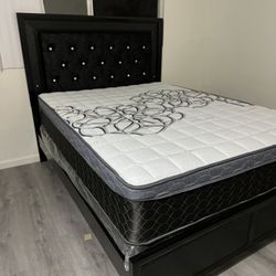 Queen Size Mattress Pillow Top $199