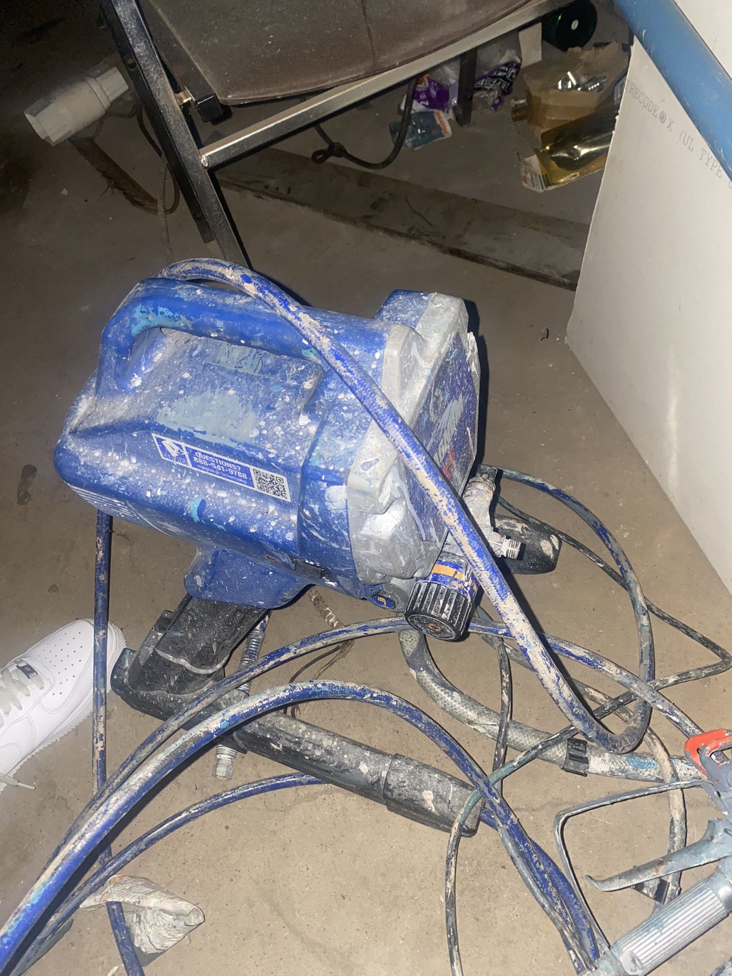 Gracie Magnum 262800 X5 Airless Paint Sprayer for Sale in Buffalo, NY