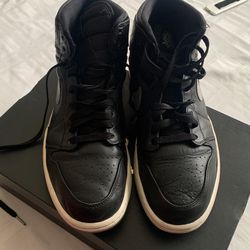 Jordan 1 Mids Size 10