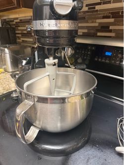 KitchenAid 6 Quart Bowl-Lift Stand Mixer with Attachments used