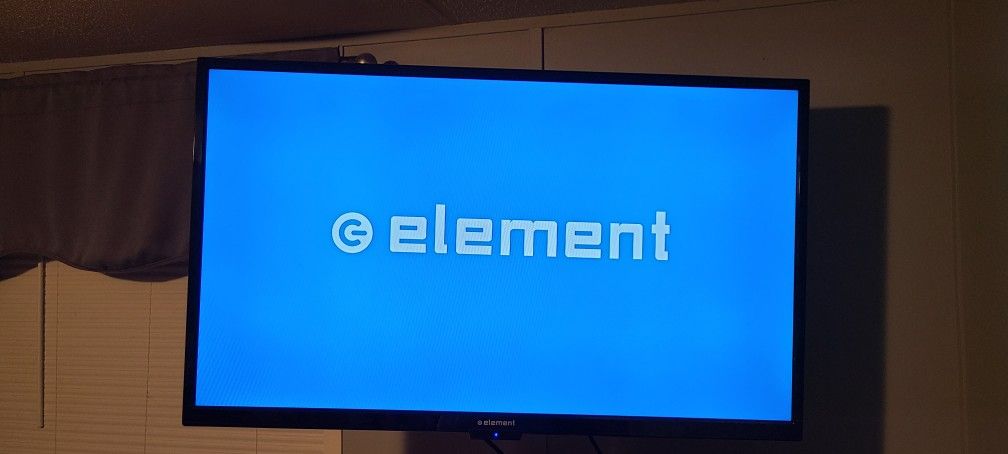43" Element tv w/remote & Wall Mount