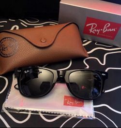 Rayban wayfarer sunglasses new