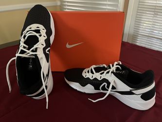 Nike Legend Essential 2