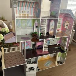 Girl Doll House