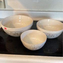 Rae Dunn Three Nesting Bowls. Largest fall is 10 inches.