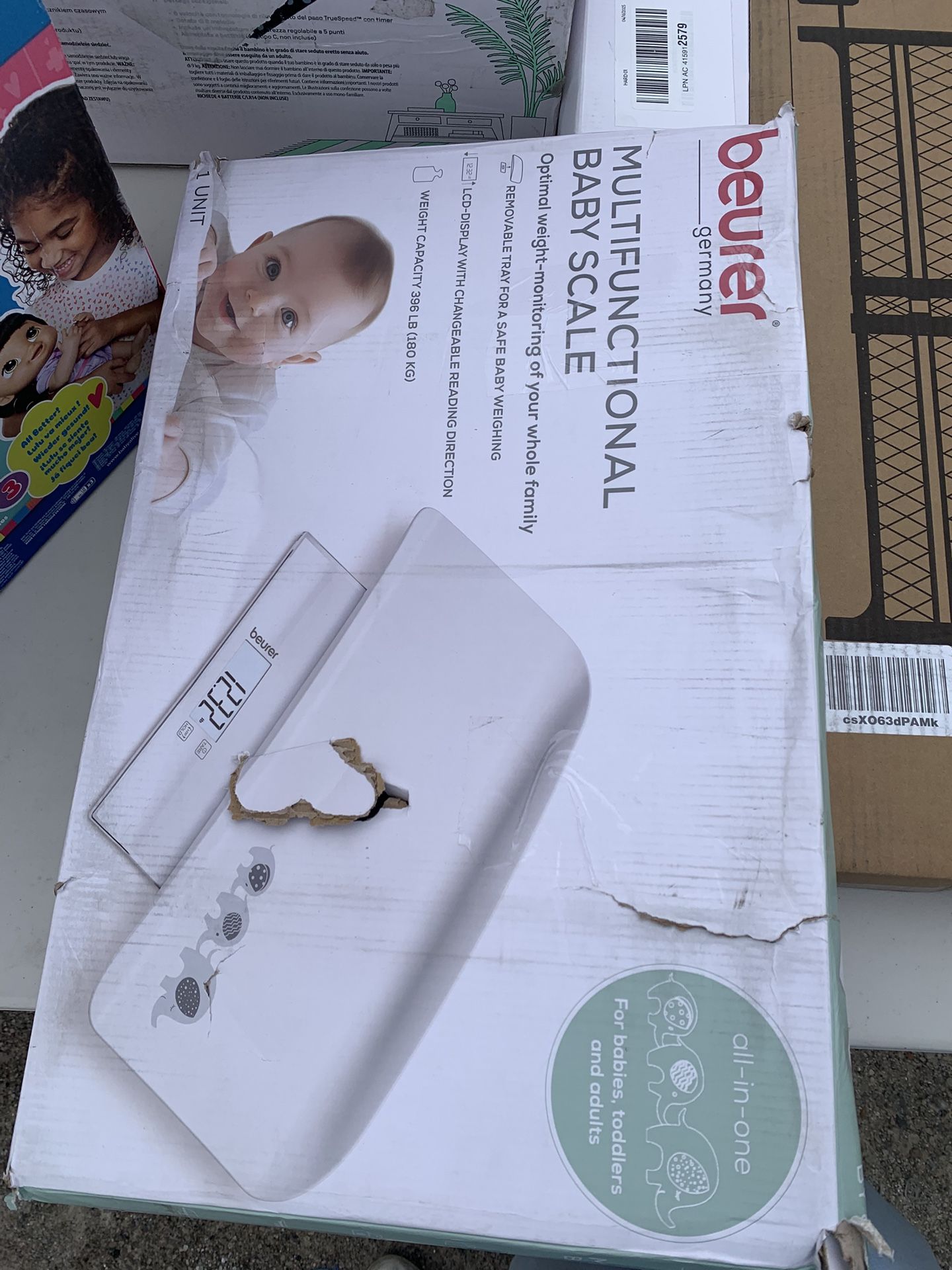 📦 For Sale: New Multifunctional Baby Scale (Box Damaged Only) – $🍼