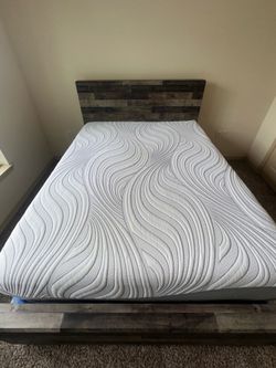 Queen Bed Frame + Mattress + Foundation – Excellent Condition