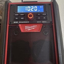 Milwaukee M18 Charger Radio