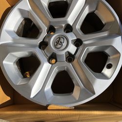 Toyota 4Runner SR5 OEM rims 17” great condition
