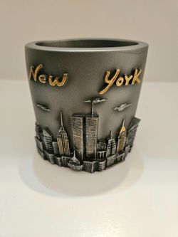 NEW New York Collectible Pen Holder