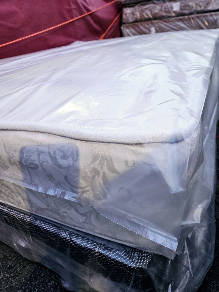 BRAND NEW  !!! QUEEN SET $189 --- MATTRESS AND BOX SPRING