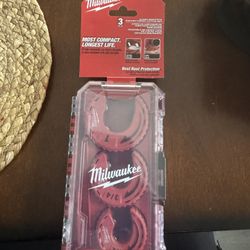 MOST COMPACT. LONGEST LIFE. El más compacto. La mayor duración.