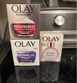 Brand new Olay bundle all for ($60)(Cash only)(price is firm)