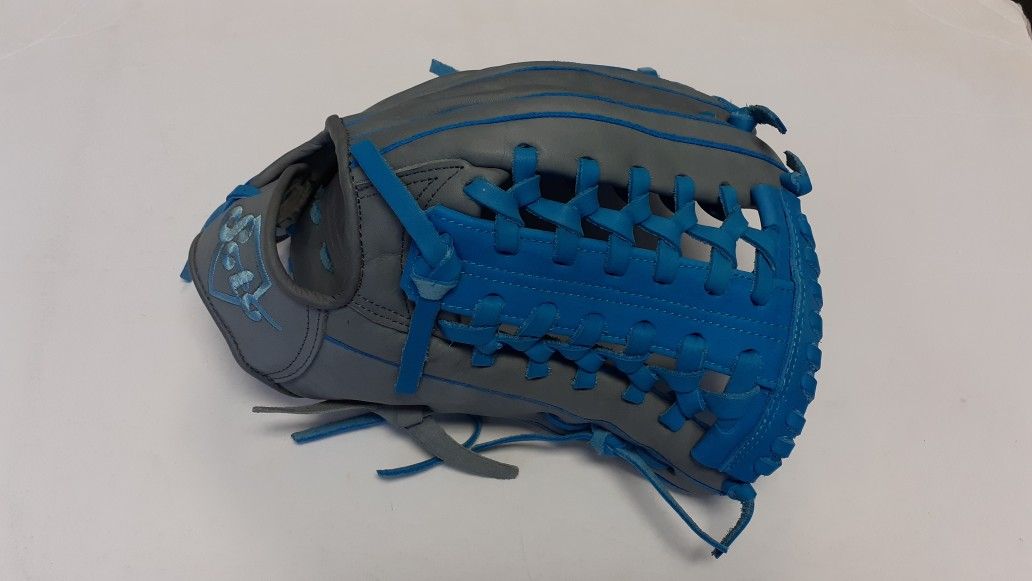 Baseball/softball glove made in Mexico