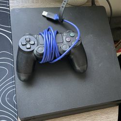 Ps4 With Controller 