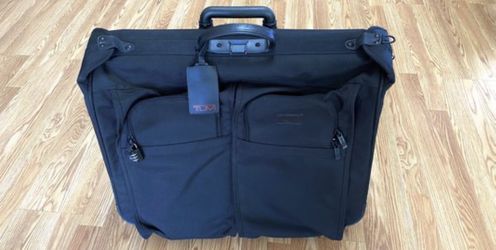 Tumi - Carry On Garment bag: 2231D3