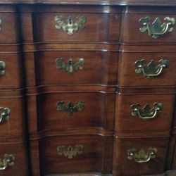 Hickory Chair Co. Late 20th Century Plantation Block Front Chest Of Drawers