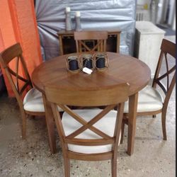 Beautiful 5 PC Round Dining Set With 4 Chairs(New)
