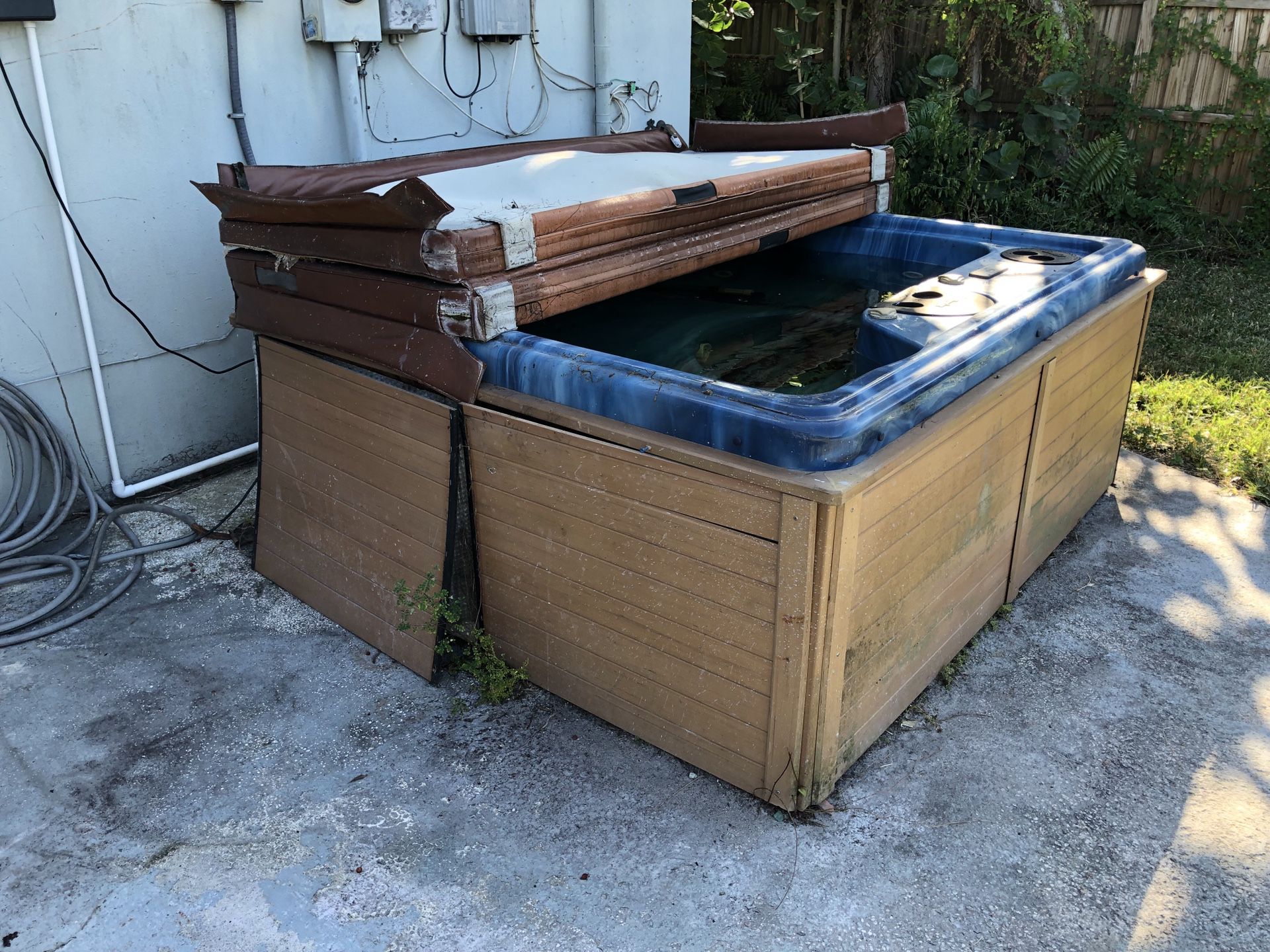 Hot tub spa whirlpool