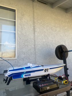 TRAXXAS RC 1996 Nitro Vee Boat 31.5in