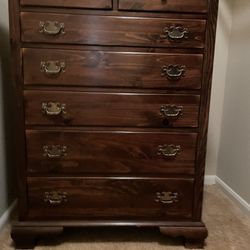 Chest Of Drawers.  ETHAN ALLEN
