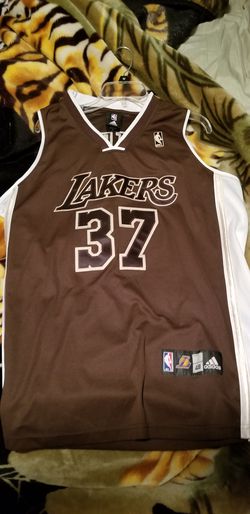 LAKERS JERSEY SIZE 48