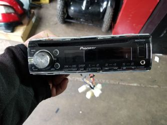 Pioneer radio with usb and aux inputs