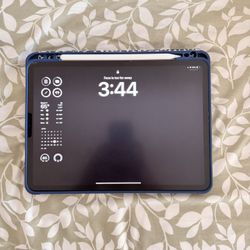 iPad Pro (3rd Gen) w/ Case, Pencil, And Screen Protector